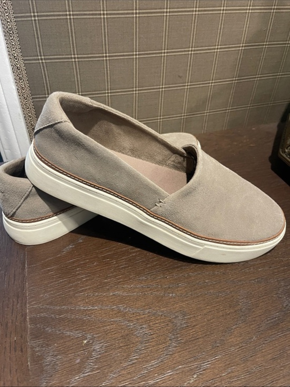 Tom’s Grey Suede Slip on Sneakers, 9.5 M